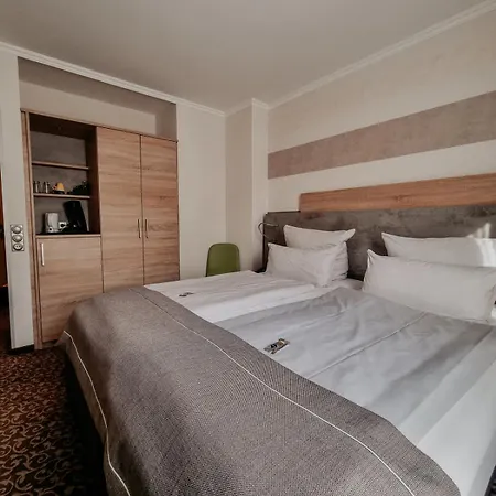 Hotel Estricher Hof 3*