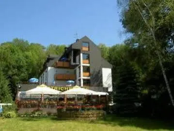 Hotel Estricher Hof 3*